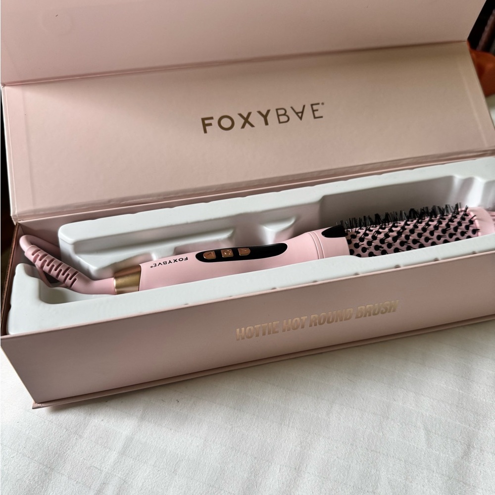FoxyBae Pink Hot Round Brush